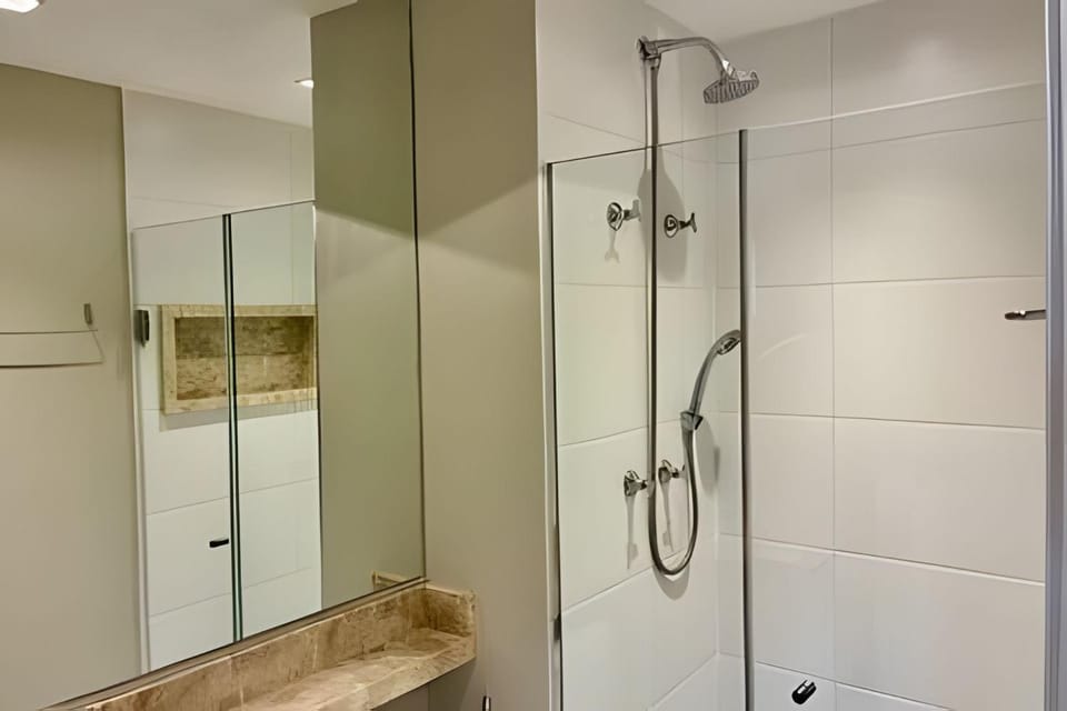 Apto c/ piscina, academia e próx metrô (1406) Apartment in Sao Paulo City