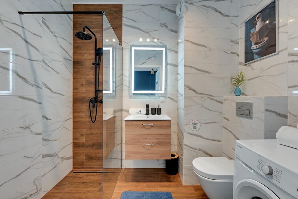 Shower, Bathroom, towels, laundry