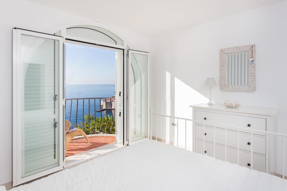 Bedroom, Sea view