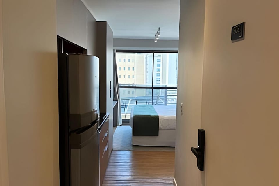 Apto c/ piscina, academia, lado Oscar Freire(1102) Apartment in Sao Paulo City