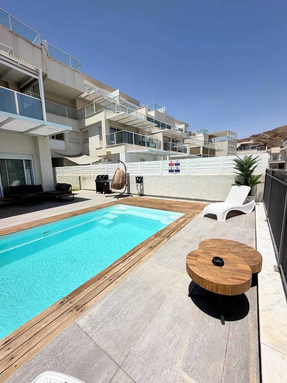 Swimming pool, Swimming pool