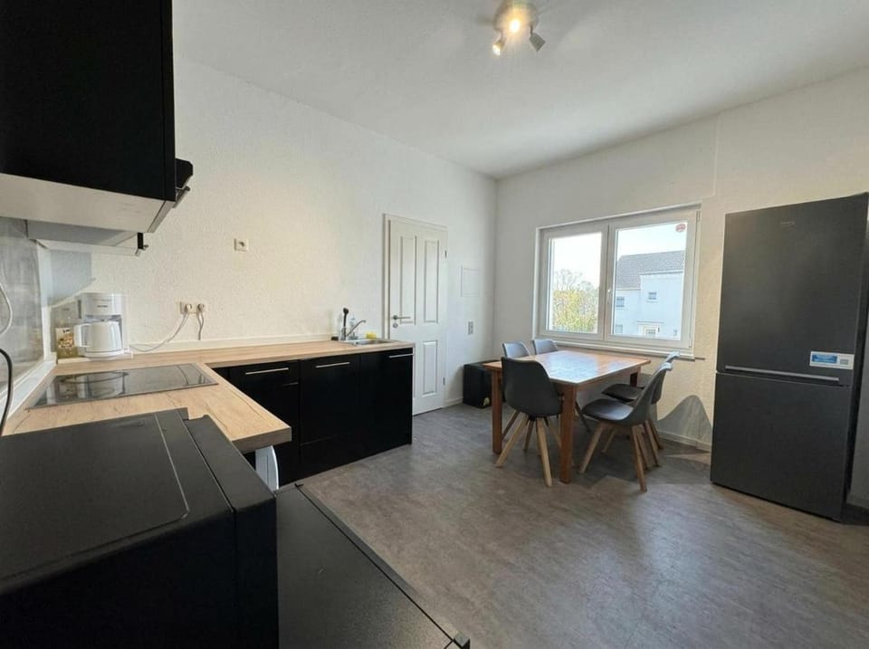 3-Zimmer Monteurunterkunft mit PKW-Stellplatz für bis zu 6 Personen in Bremen Horn-Lehe Apartment in Bremen