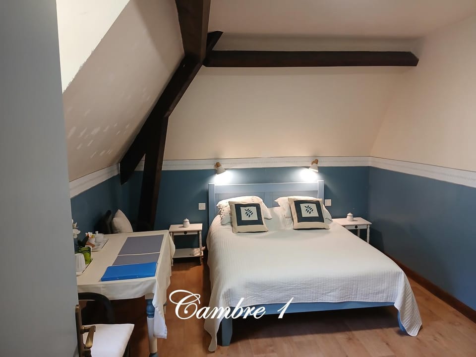 Property building, Living room, Bedroom