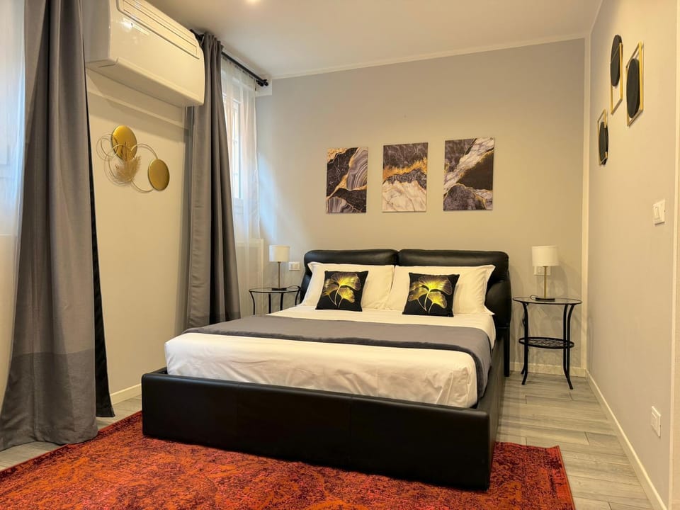 Bed, Photo of the whole room, Bedroom, air conditioner