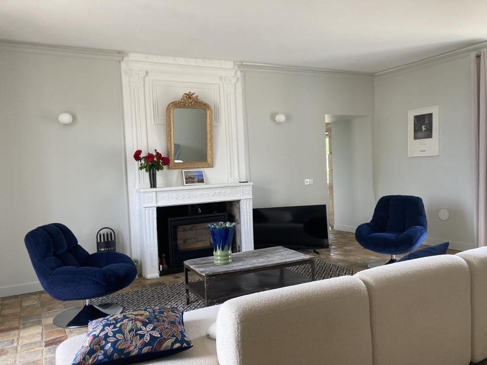 Communal lounge/ TV room, Living room