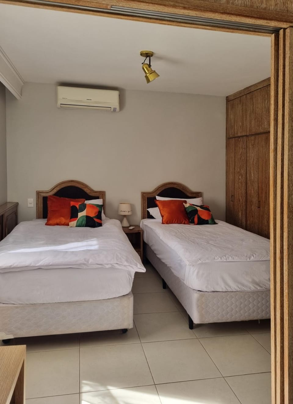 Bed, Bedroom, air conditioner