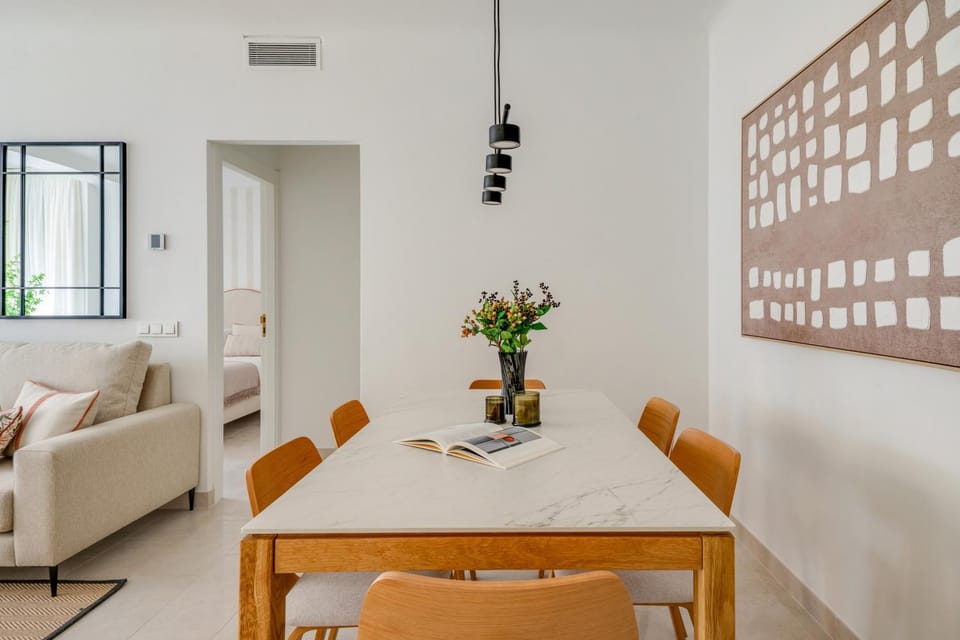 Living room, Seating area, Dining area