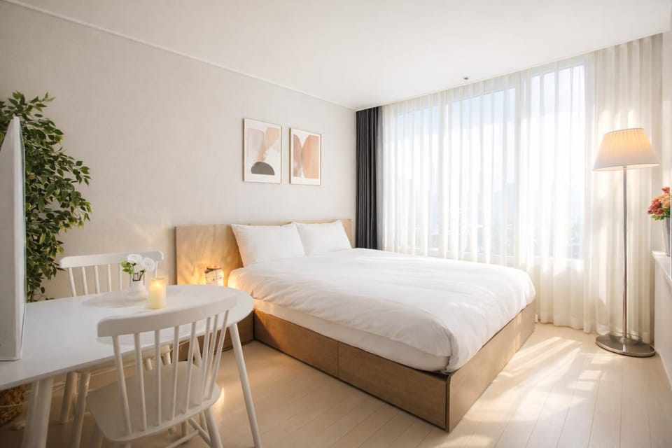 Bed, Photo of the whole room, Bedroom