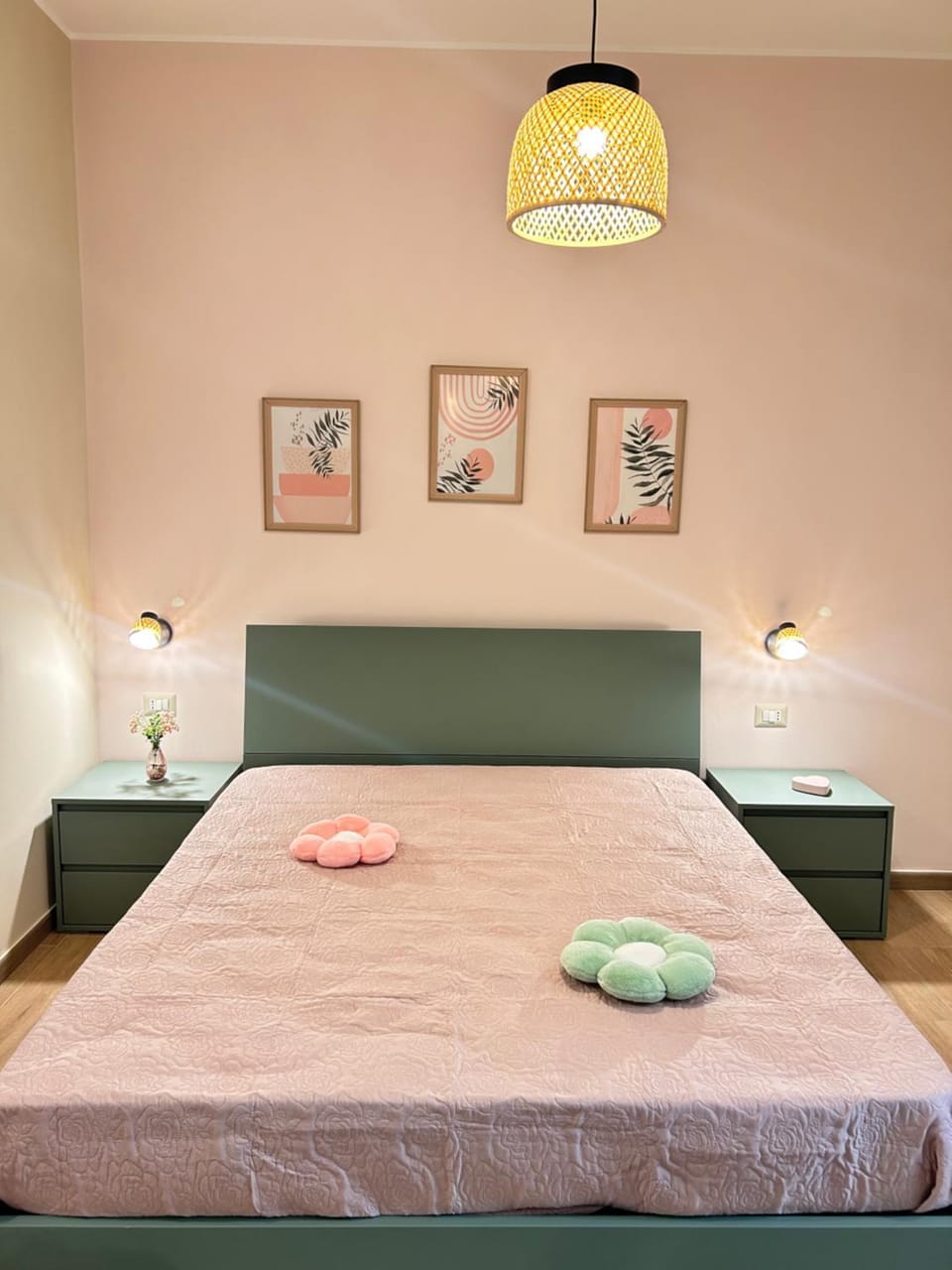 Blooming Corner Apartment in Syracuse
