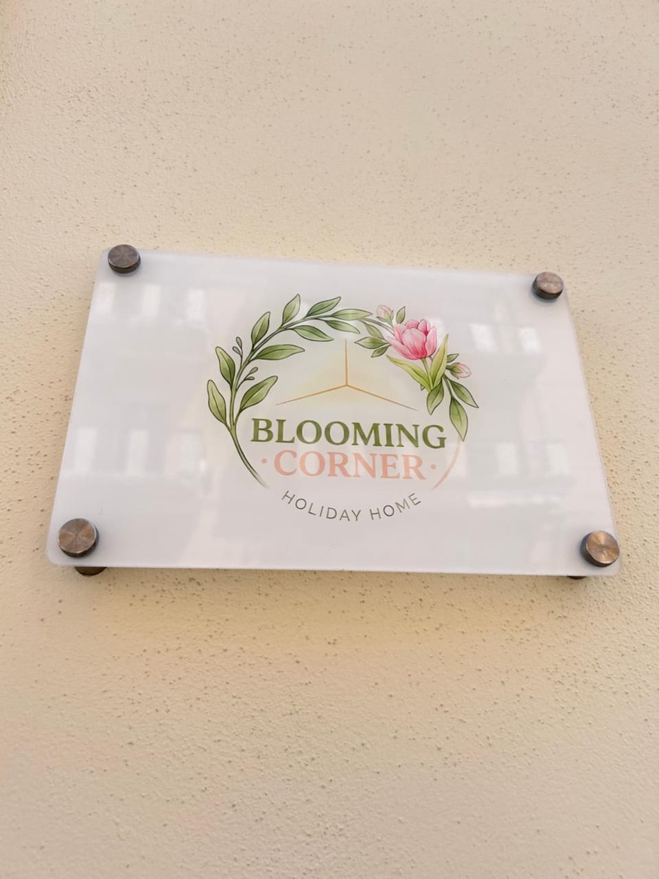 Blooming Corner Apartment in Syracuse