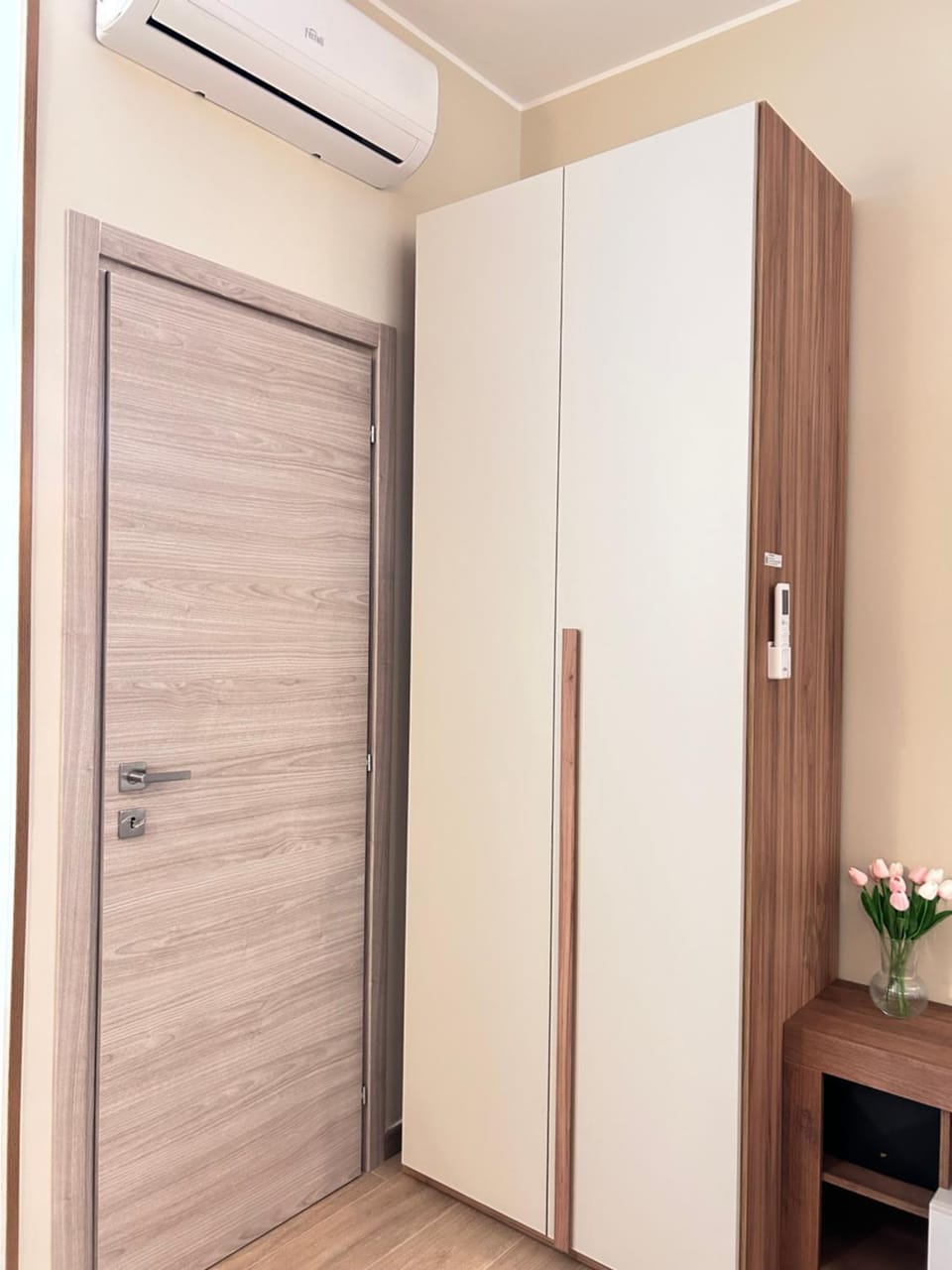 Blooming Corner Apartment in Syracuse