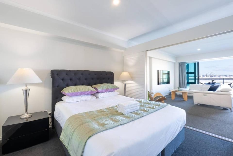 Shed 62 Waterfront Hideaway Apartment in Auckland