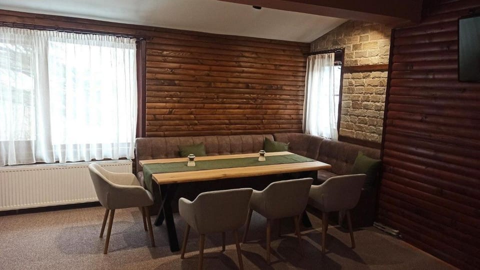 Seating area, Dining area