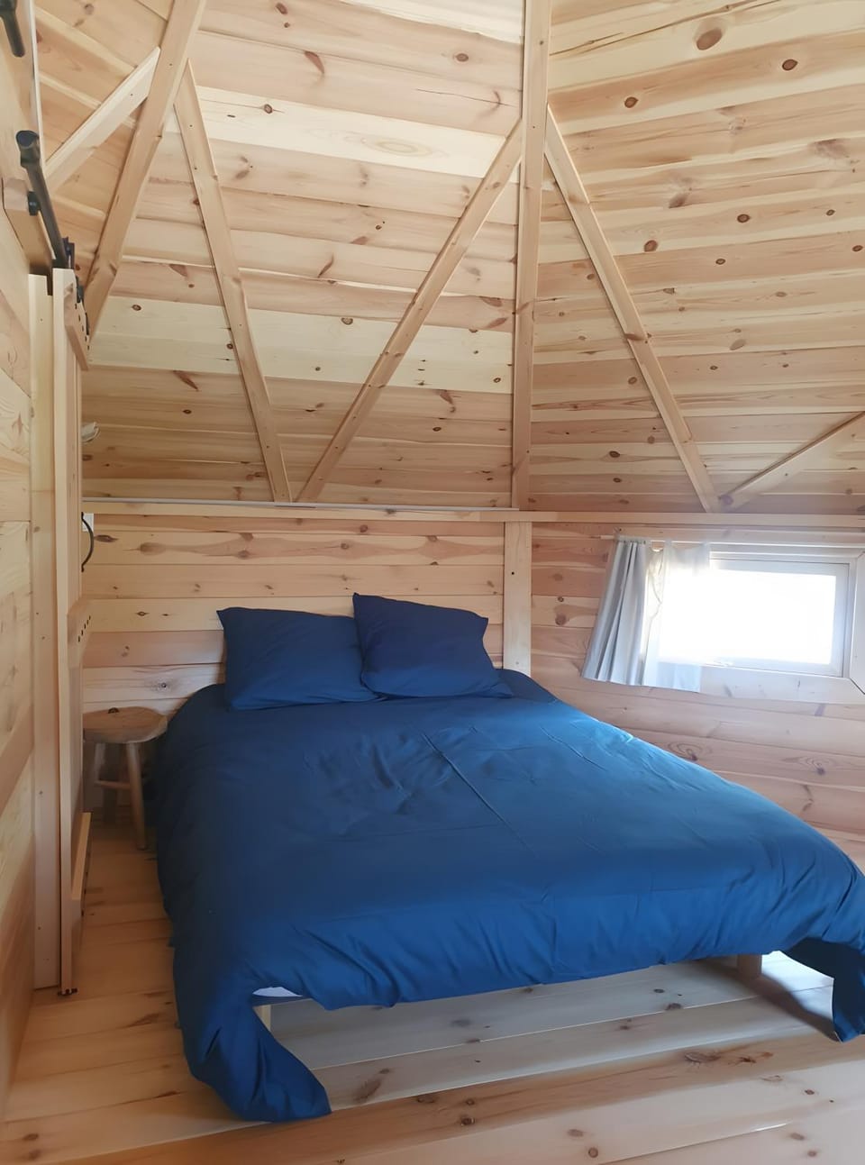 Property building, Living room, Bedroom