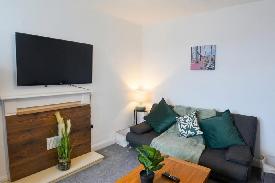 Bright 2 BDR In Hawick - Sleeps 5 - Free Parking Apartment in Hawick