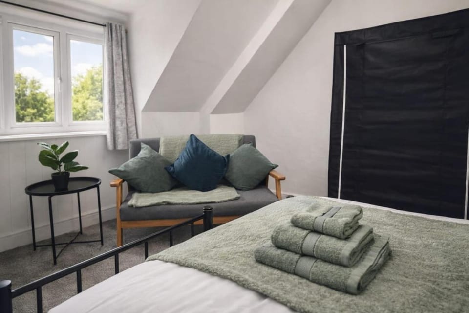 Bright 2 BDR In Hawick - Sleeps 5 - Free Parking Apartment in Hawick