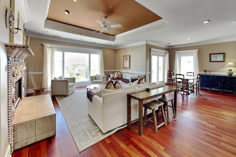 View (from property/room), Living room, Dining area, fireplace, furniture