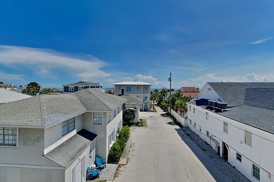 Neighbourhood, Bird's eye view