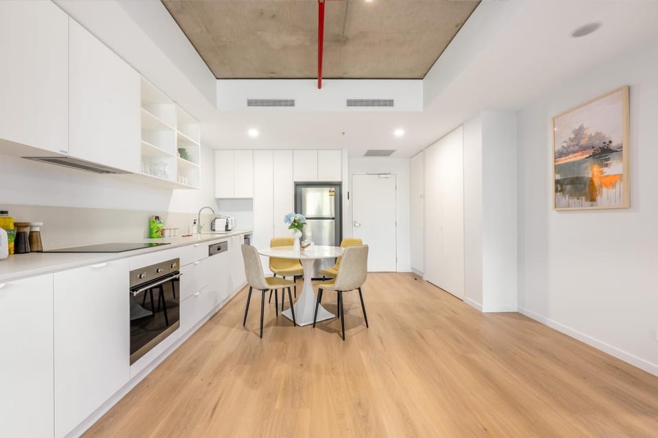 Kitchen or kitchenette, Dining area, oven, stove