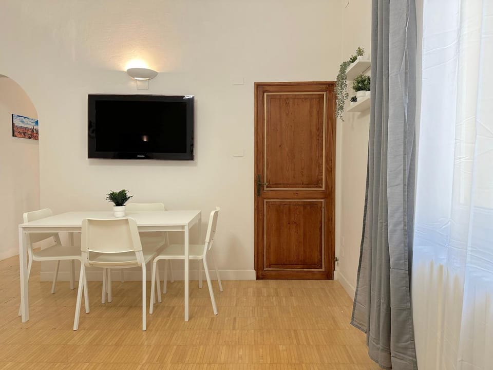 TV and multimedia, Dining area