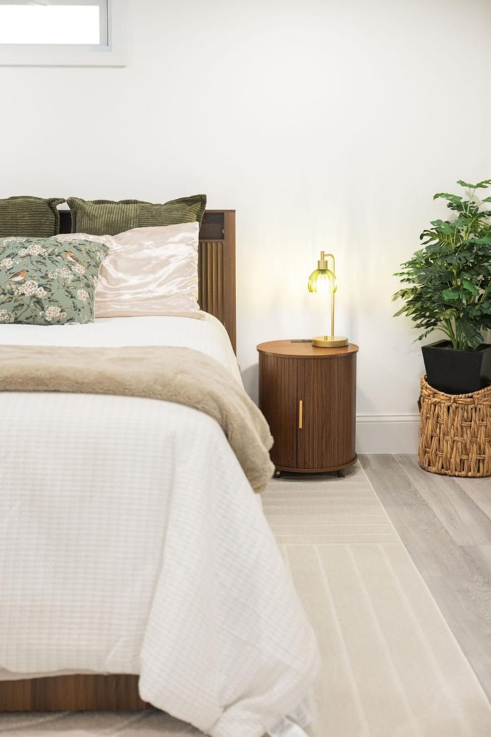 Private Suite Own Entry Parking 7 Min to Train Apartment in Roslindale
