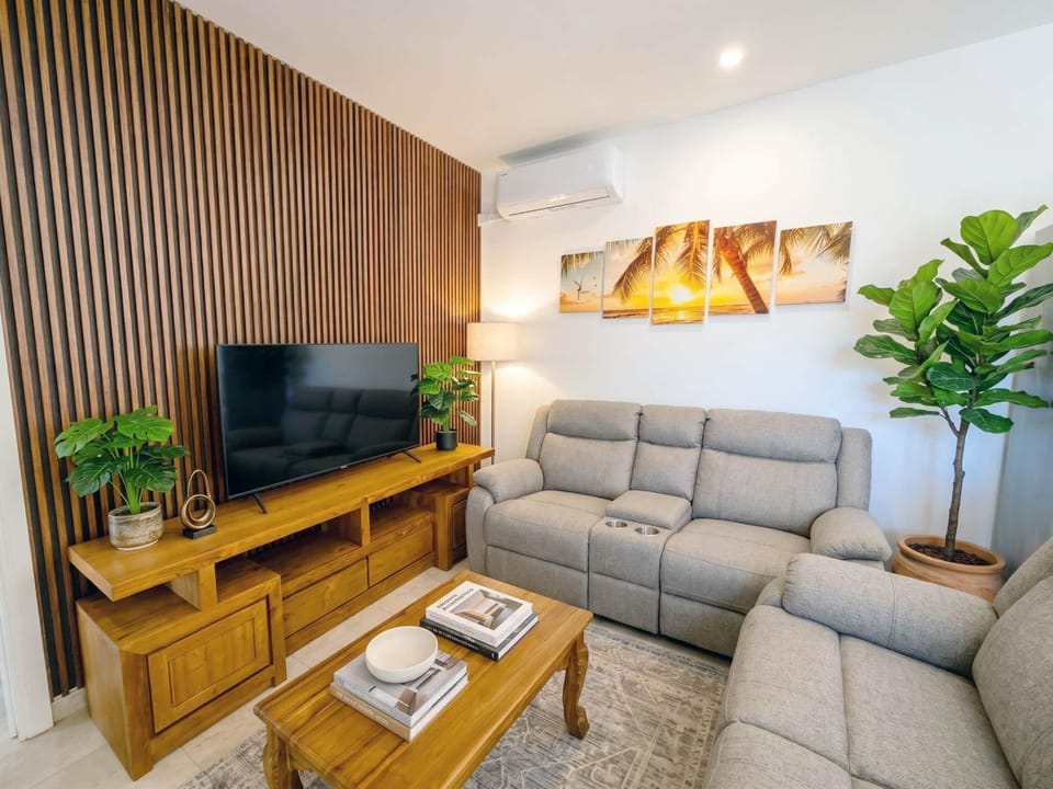 Communal lounge/ TV room, TV and multimedia