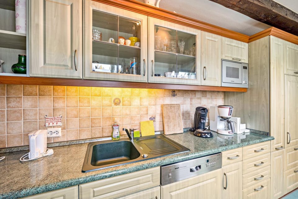 Kitchen or kitchenette, Living room