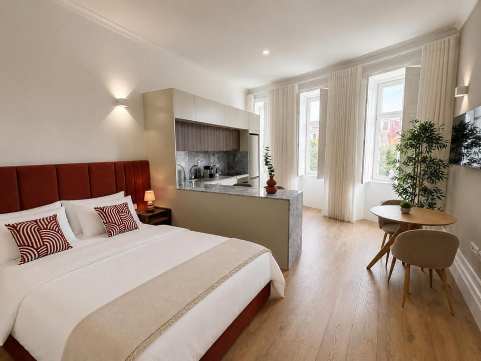 Bed, TV and multimedia, Kitchen or kitchenette, Living room, Photo of the whole room, Bedroom