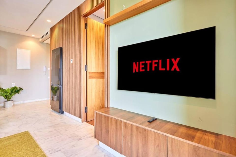 Communal lounge/ TV room, Bed, TV and multimedia, Photo of the whole room, Evening entertainment, Bedroom