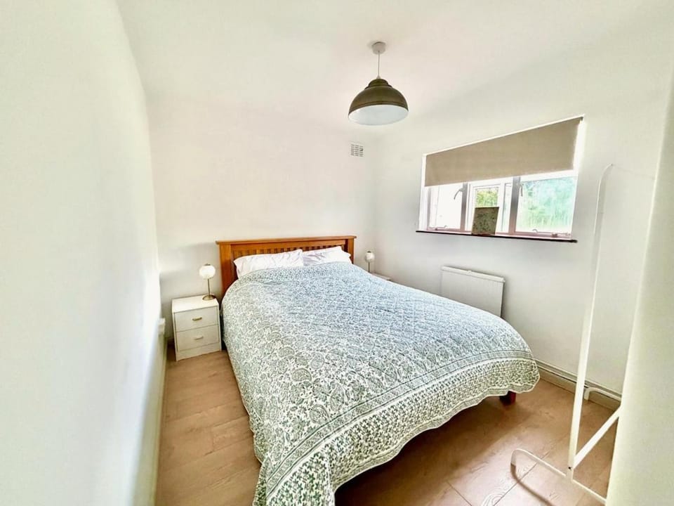 Willow Cottage Sleeps 6 nr Stansted & Down Hall House in Uttlesford