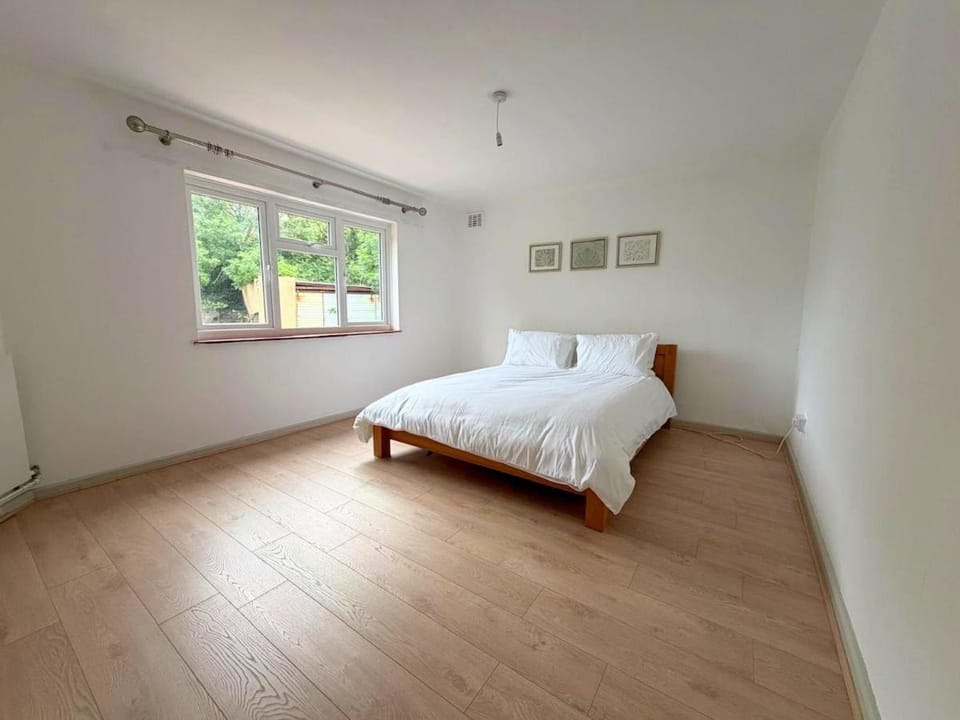 Willow Cottage Sleeps 6 nr Stansted & Down Hall House in Uttlesford
