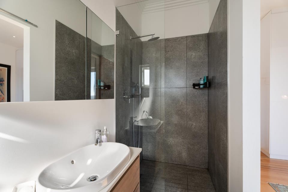 Sunset Harbour Views Stylish Sea Point Retreat Apartment in Cape Town