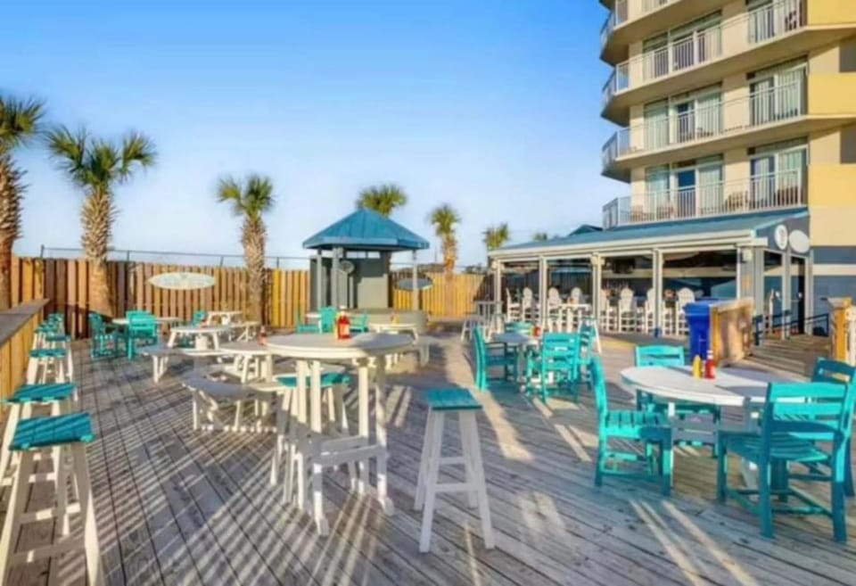 Restaurant/places to eat, Seating area