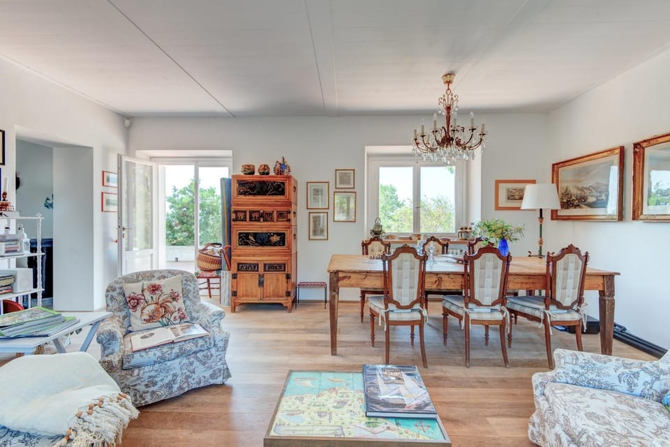 Property building, Living room