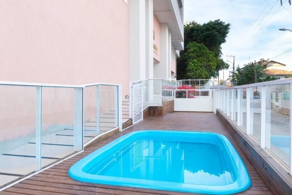 Facade/entrance, Swimming pool
