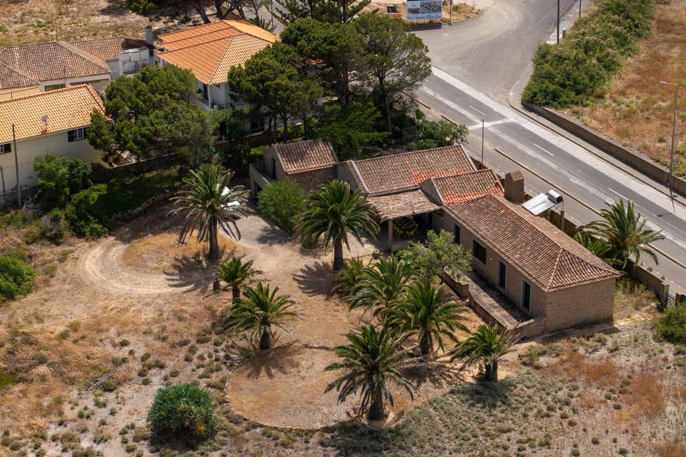 Property building, Bird's eye view, Location