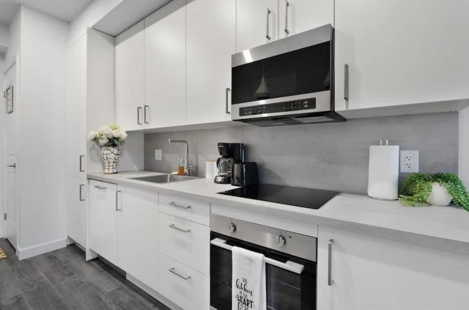2-Bedroom Niagara Stay 8 Minutes to the Falls Sleeps 4 Apartment in Niagara Falls