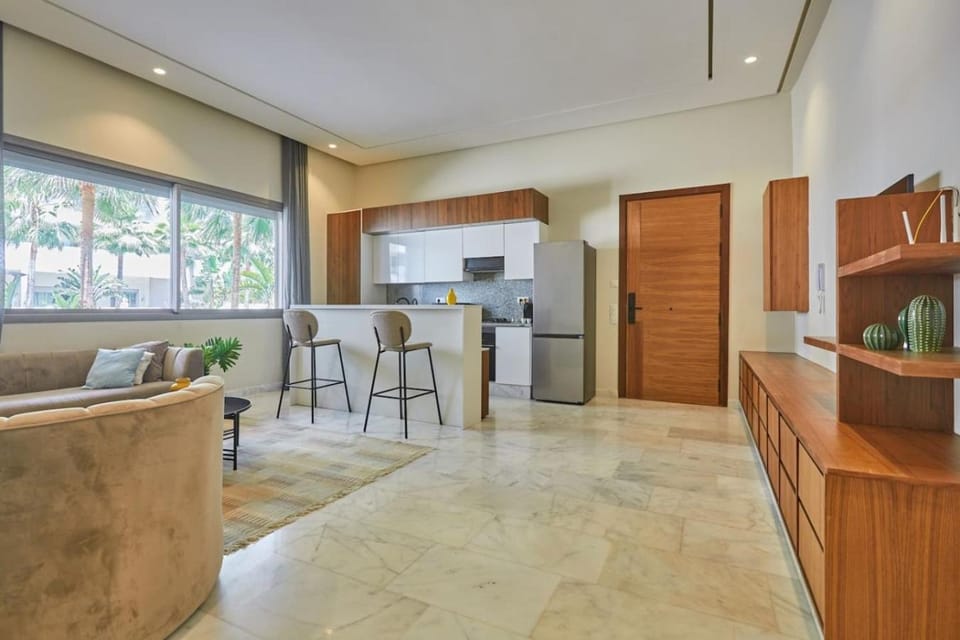 Kitchen or kitchenette, Living room, Seating area, Dining area, minibar, oven, stove