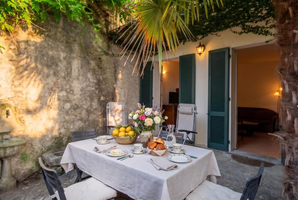 Property building, Dining area, Inner courtyard view