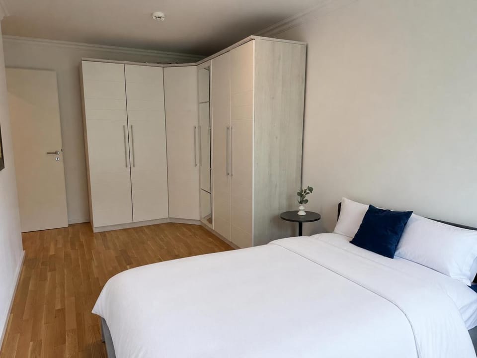 Bedroom, wardrobe