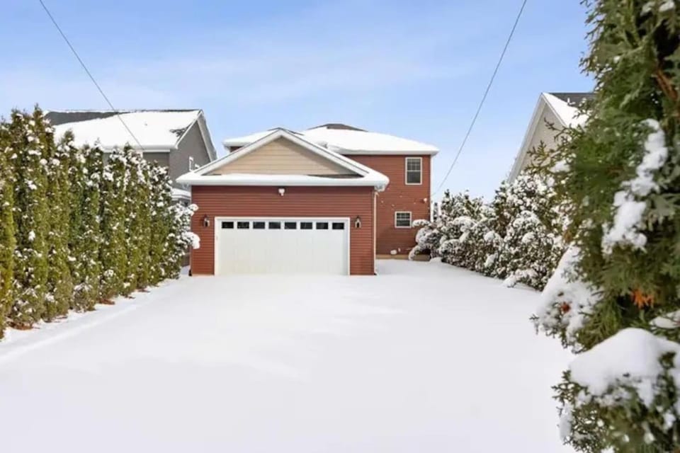 The Experience at ND4BR, 4BA 1 mi to ND Stadium Country House in South Bend