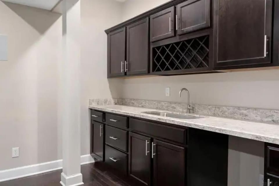 The Experience at ND4BR, 4BA 1 mi to ND Stadium Country House in South Bend