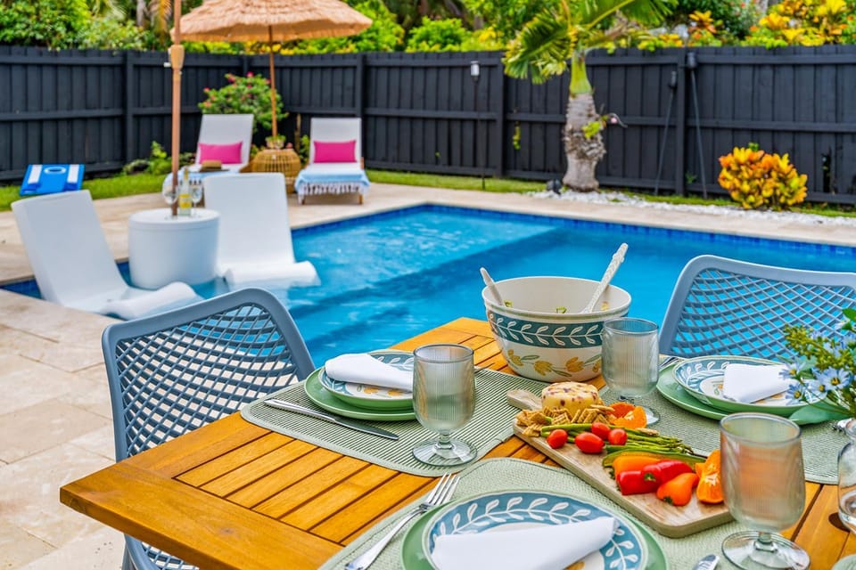 Delray Beach Pool, Game Room & Playhouse Retreat House in Gulf Stream