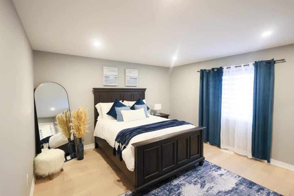 New 3-Bedroom Family Stay with BBQ 4 Minutes to the Falls House in Niagara Falls