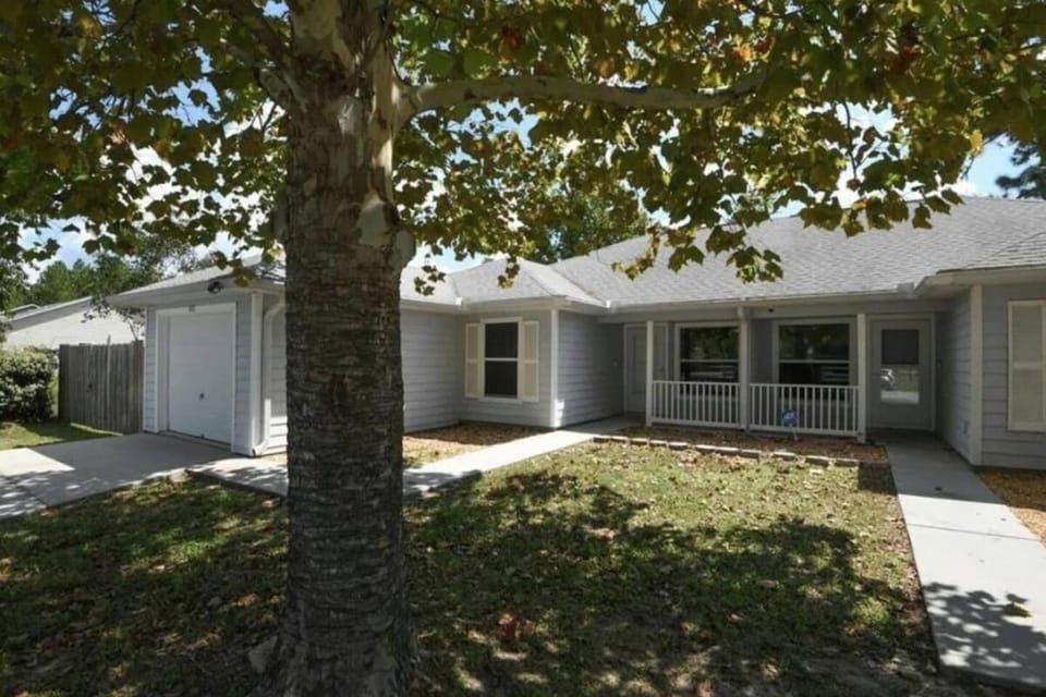 2BR Townhome Near Suncoast Pkwy, Springs & Golf Villa in Florida
