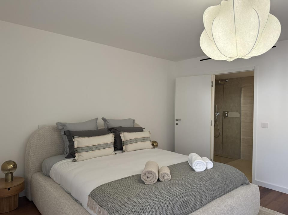 Rooftop 2bedrooms, 2bathrooms Jacuzzi & Sea View #2 Apartment in Roquebrune-Cap-Martin