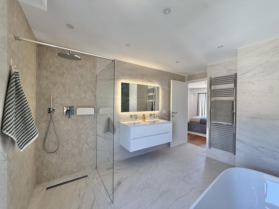 Rooftop 2bedrooms, 2bathrooms Jacuzzi & Sea View #2 Apartment in Roquebrune-Cap-Martin