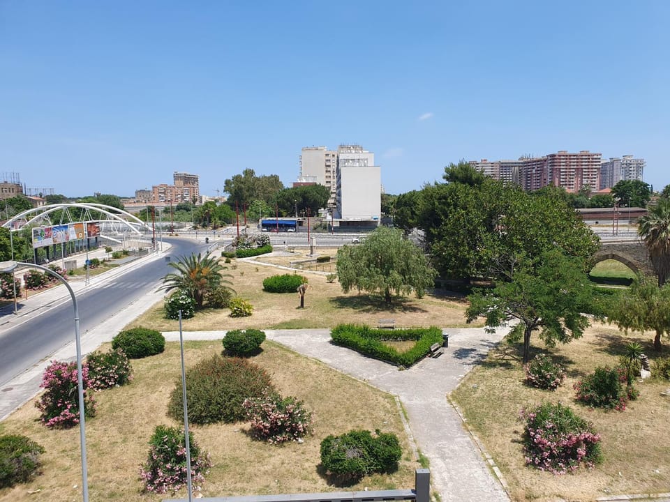 Property building, Street view, Location