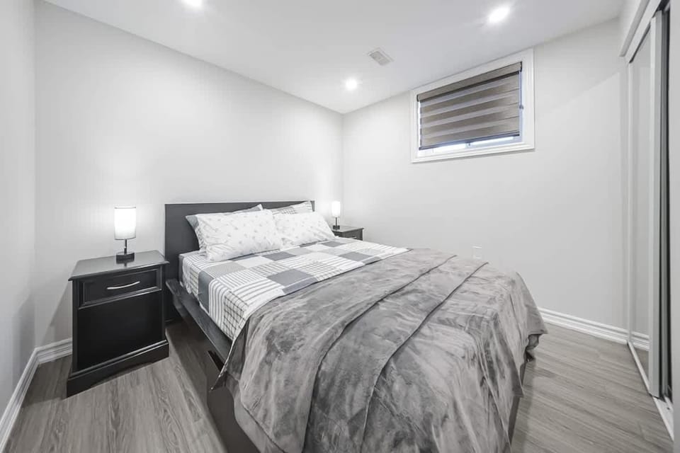 Cozy Calm & Private 1-Bedroom Basement Suite with Parking House in Kitchener