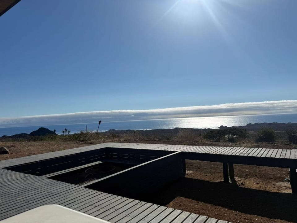 Casa Rocas Mirador, Pool and Ocean View House in Valparaíso Region